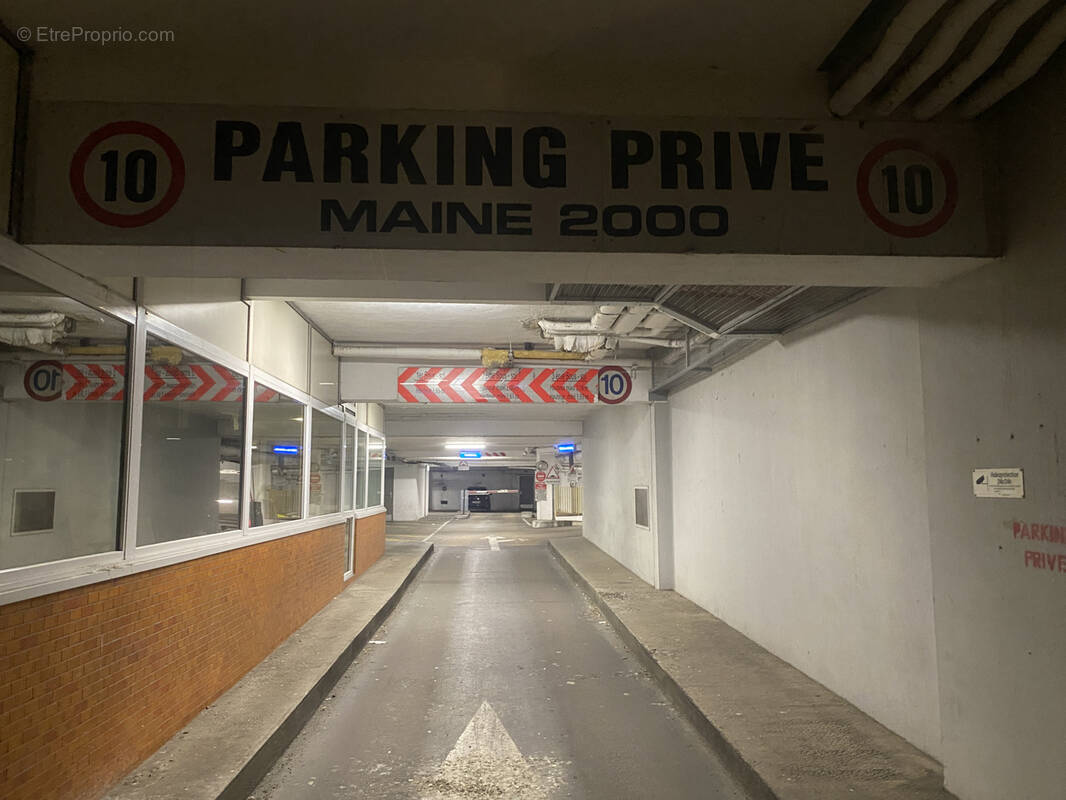 Parking à LE MANS