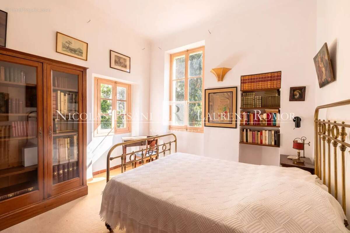 Maison à SAINT-LAURENT-DU-VAR