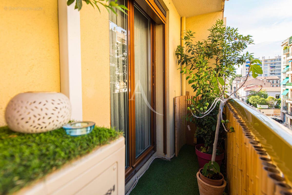 Appartement à MARSEILLE-5E