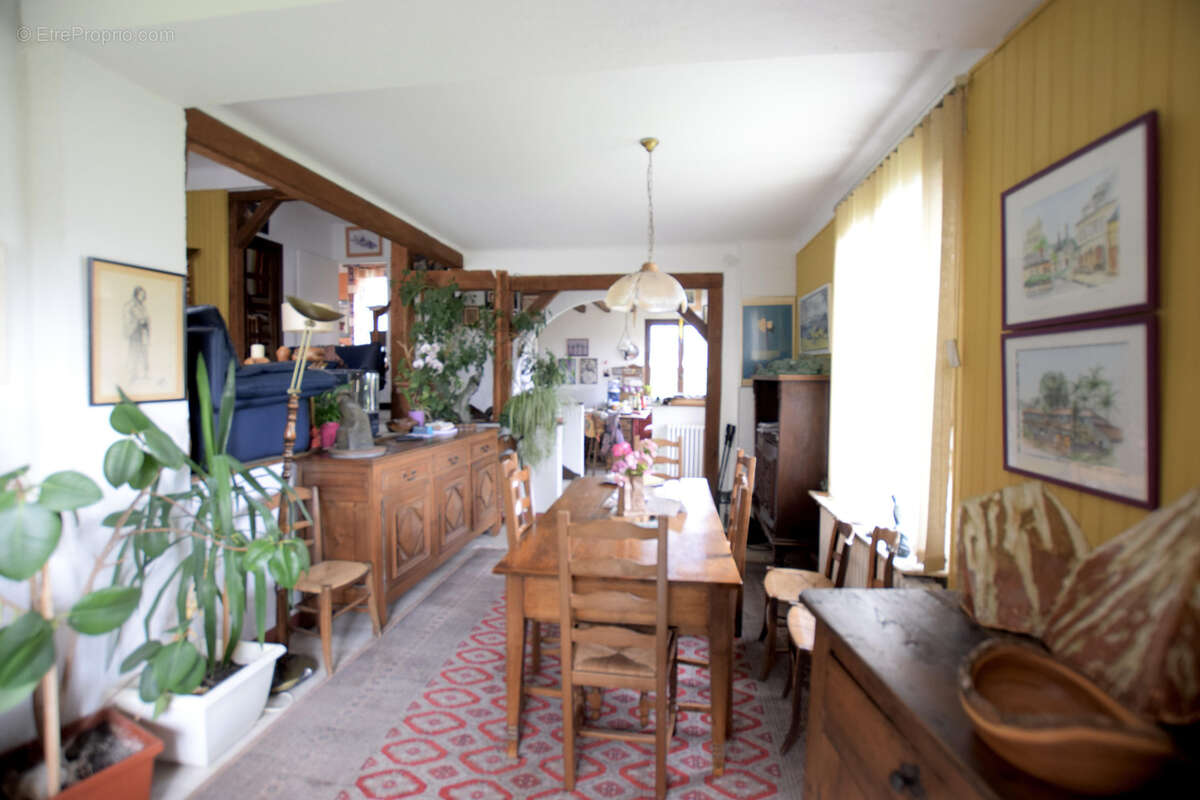 Maison à LE PERRAY-EN-YVELINES