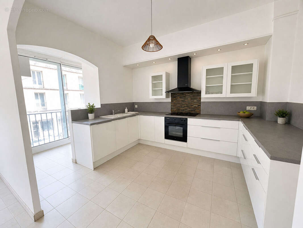 Appartement à MARSEILLE-2E