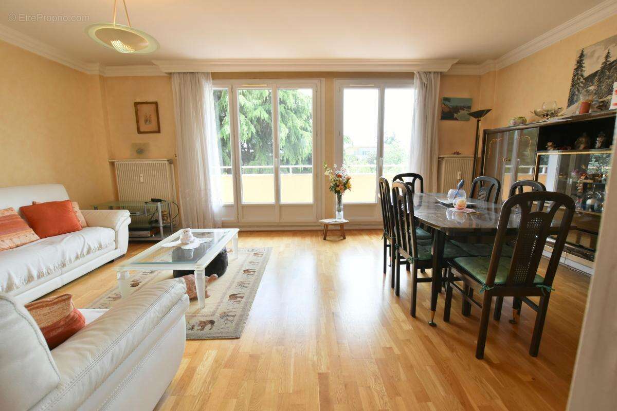 Appartement à FRANCHEVILLE