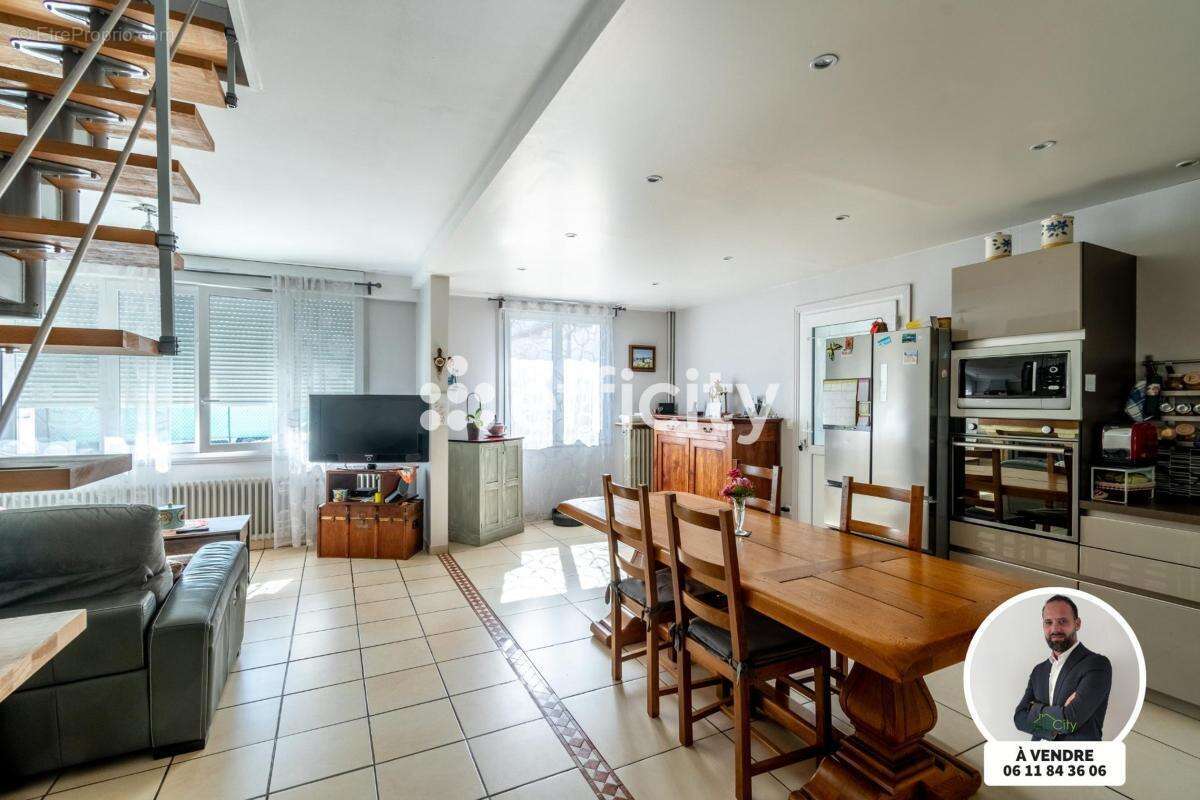 Maison 115 m² à Villeneuve-Le-Roi  - photo 3