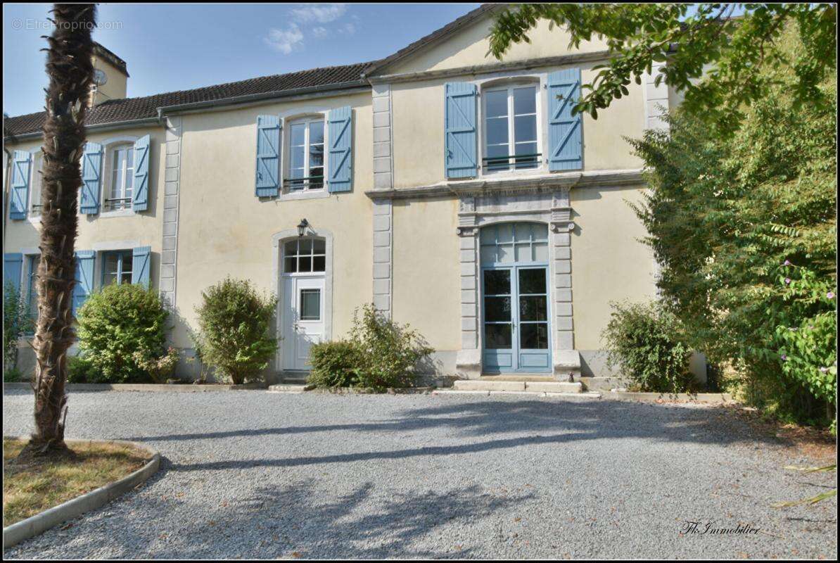Maison à ARTIX