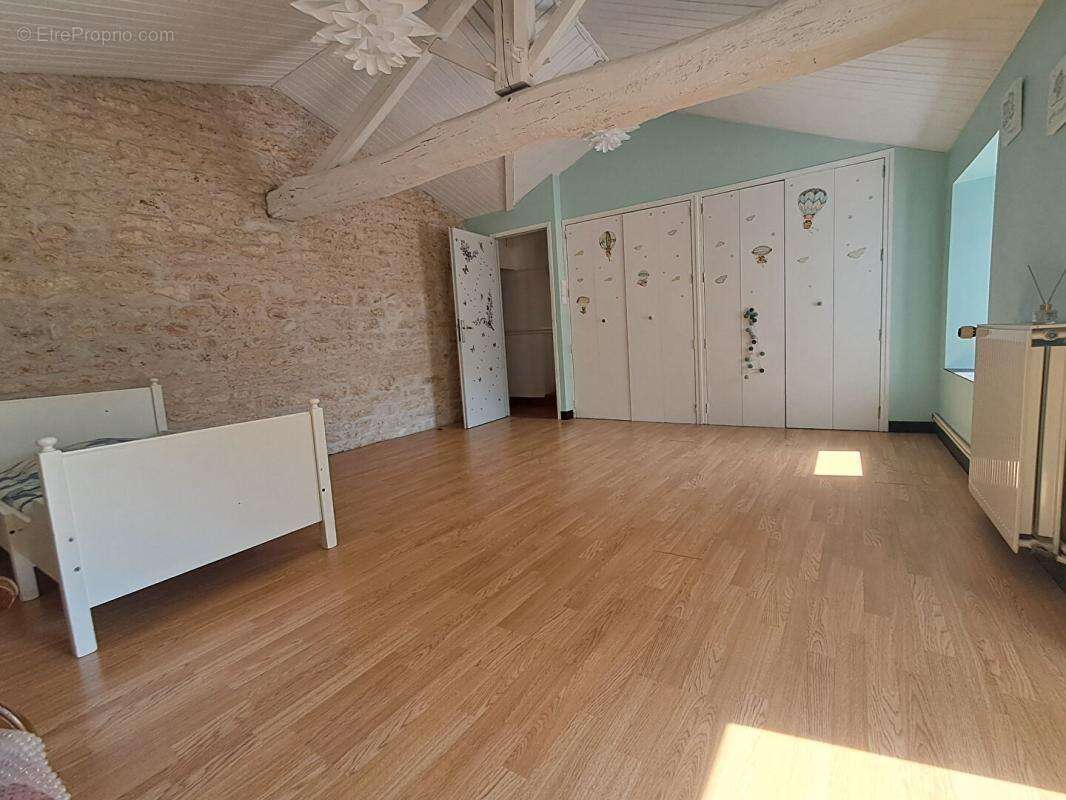 Vaste maison parfait etat de 245 m2 5 chambres  3 garages - photo 16