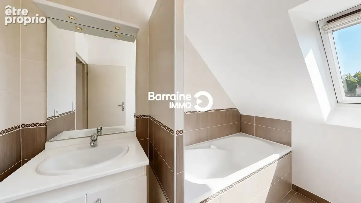 Appartement d'Exception à Lanester avec Vue Mer - Garage et place de parking-Exclusivité Barraine Immo -Dernier Étage, Lumineux  - photo 15