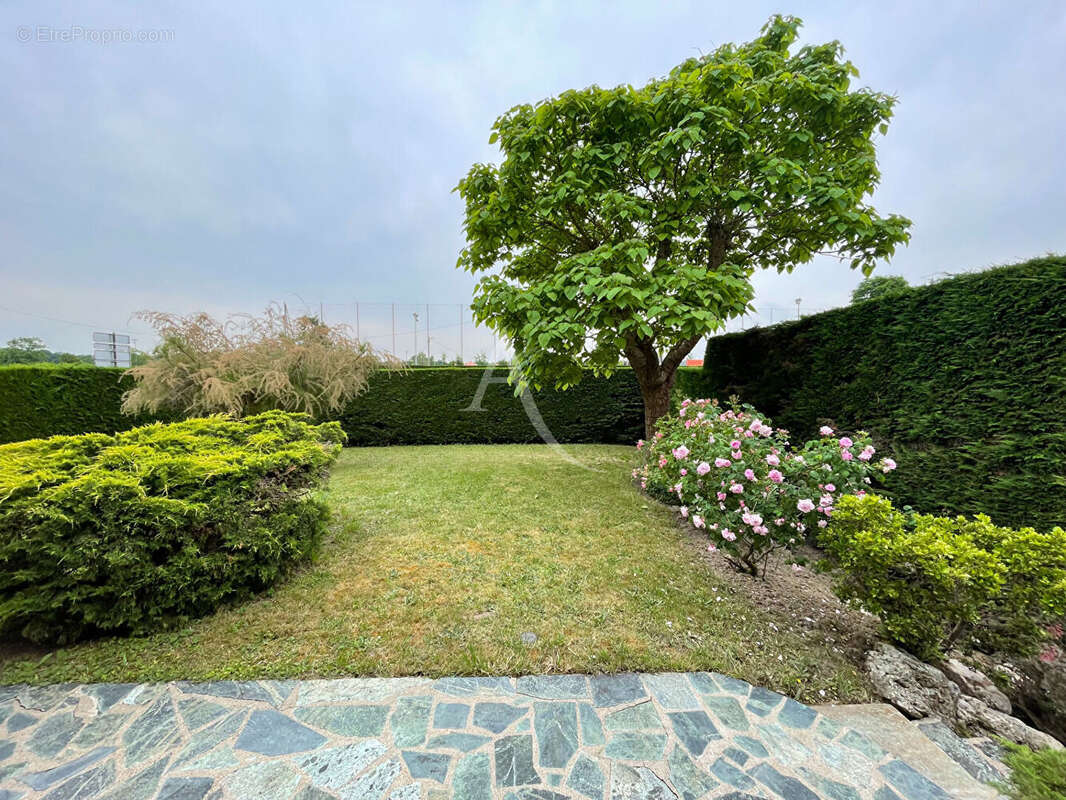 Maison à SAINT-JEAN-DE-BRAYE