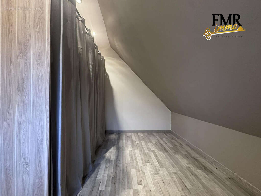 Maison à SAINT-PIERRE-SUR-DIVES