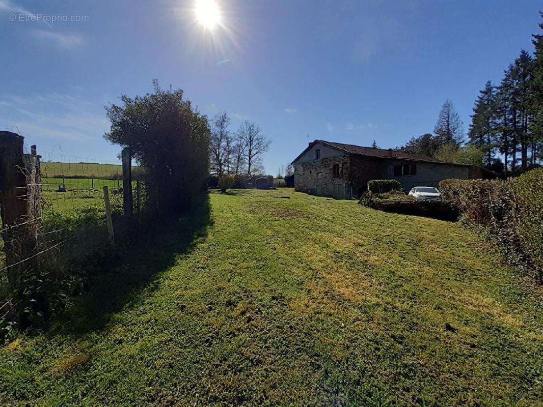 Maison à FLAVIGNAC