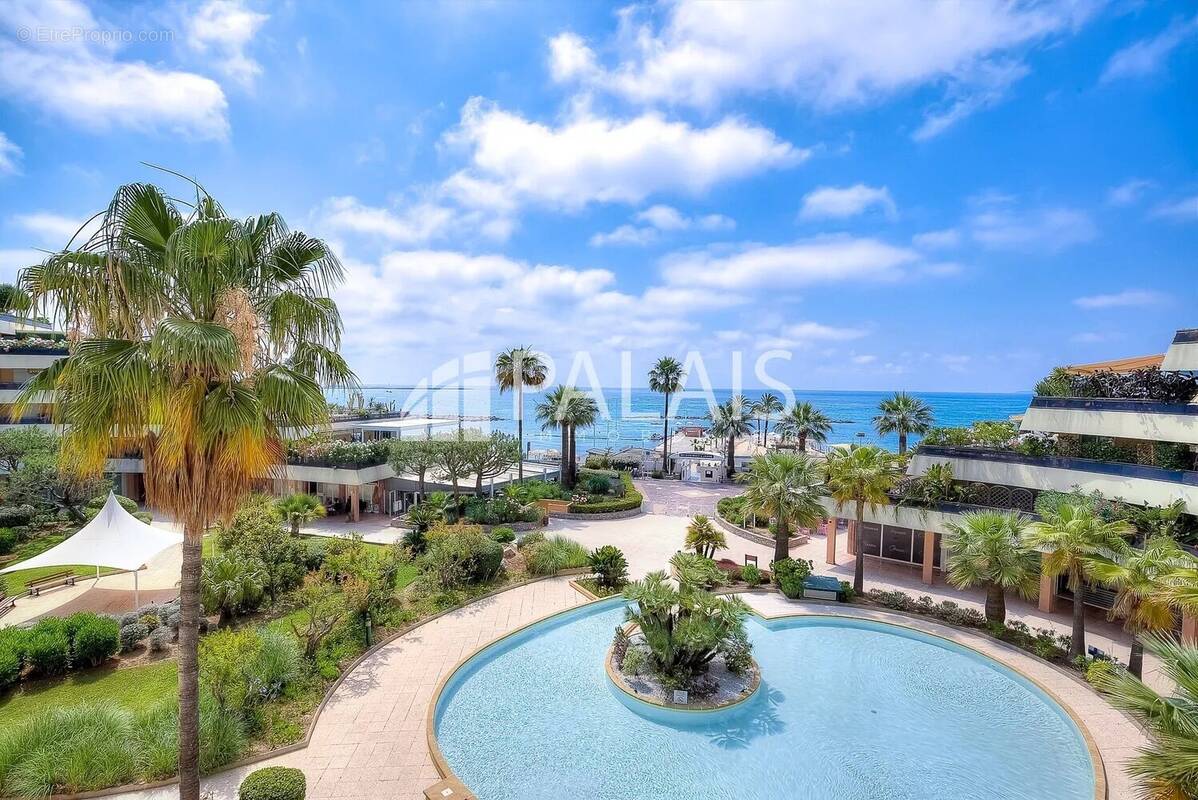 Appartement à SAINT-LAURENT-DU-VAR