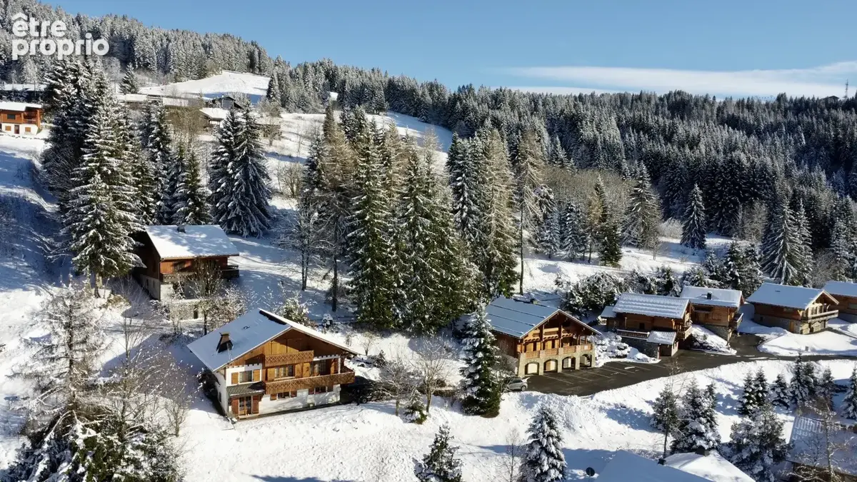 Les Chavannes, grand chalet avec terrain constructible - photo 11