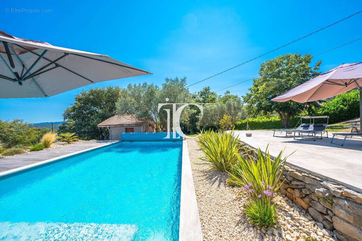 Mas du xviiieme 166m² habitables 4272m² de terrain piscine 11x5 - photo 20