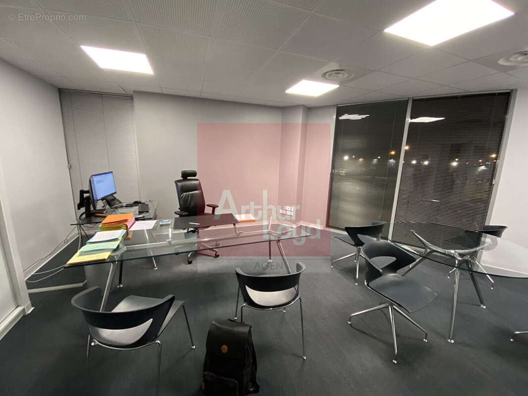 Commerce 258 m² à Boe  - photo 2
