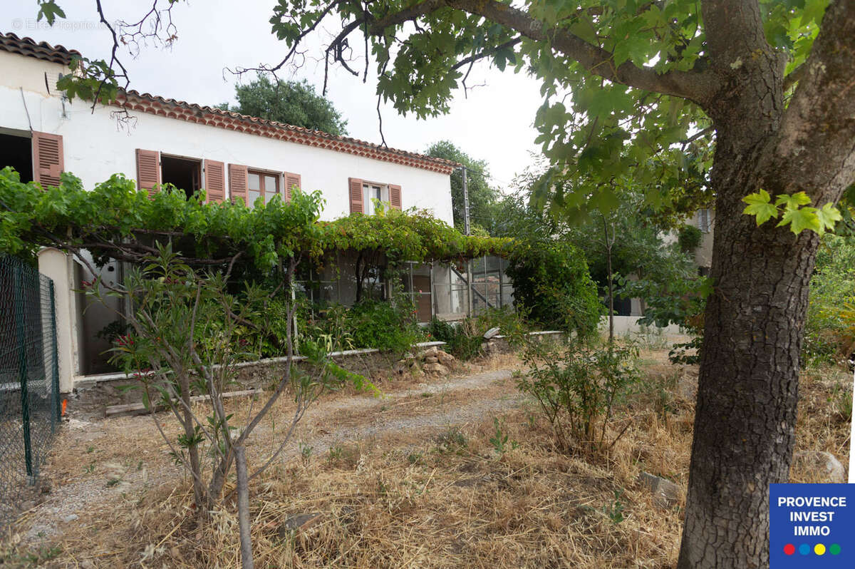 Une partie de maison en cours de rénovation - photo 2