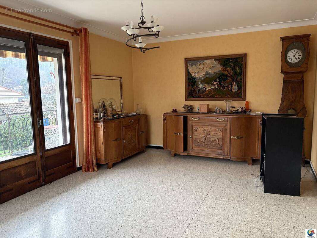 Maison à LA VERPILLIERE