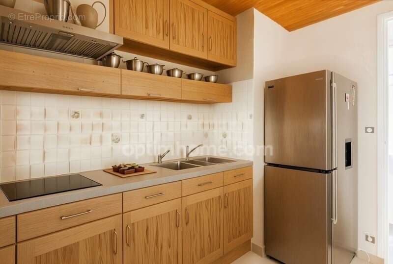 Appartement à LES PAVILLONS-SOUS-BOIS