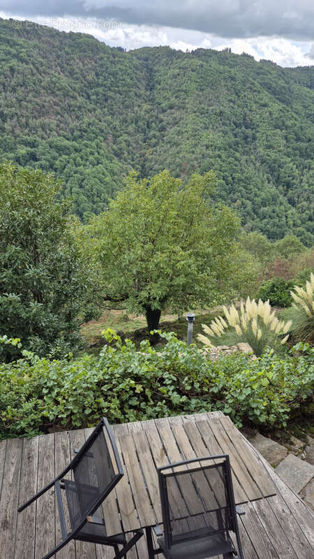 Maison à LACROIX-BARREZ