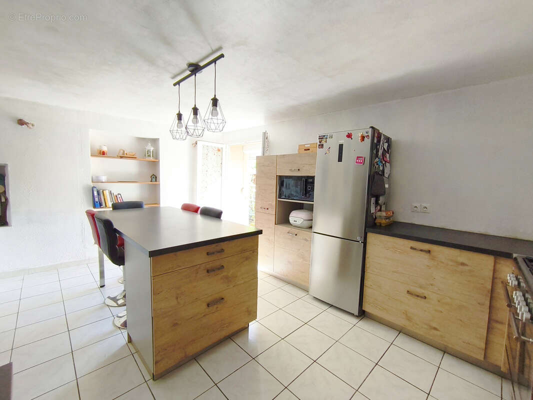 Maison à DECAZEVILLE