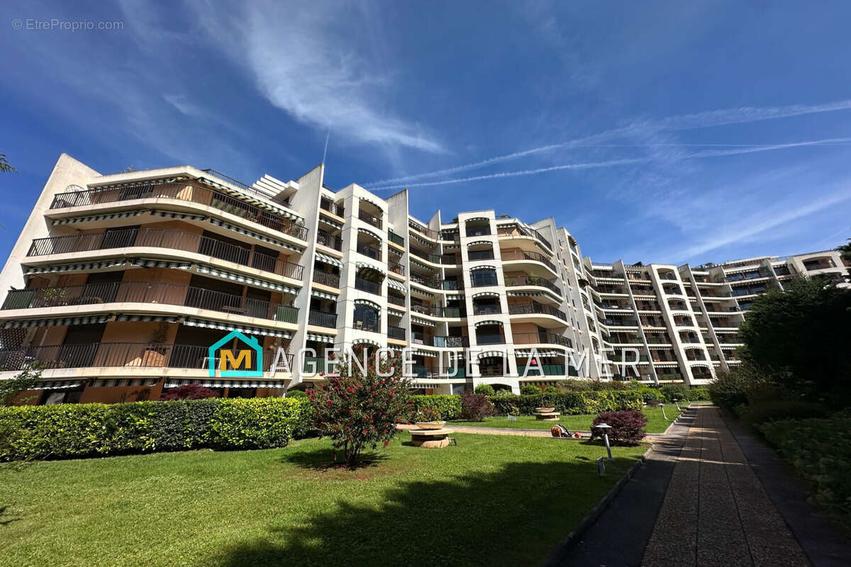 Appartement à MANDELIEU-LA-NAPOULE