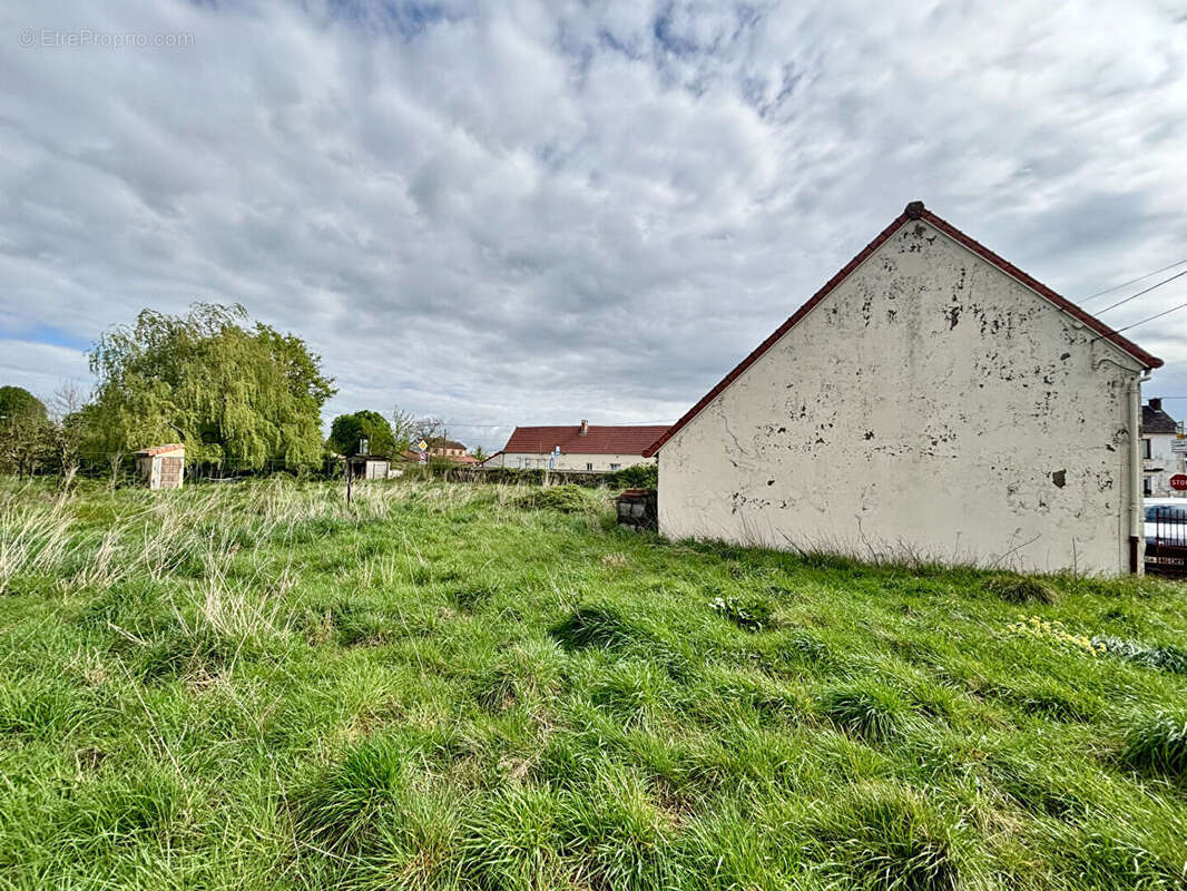 Maison à DURDAT-LAREQUILLE