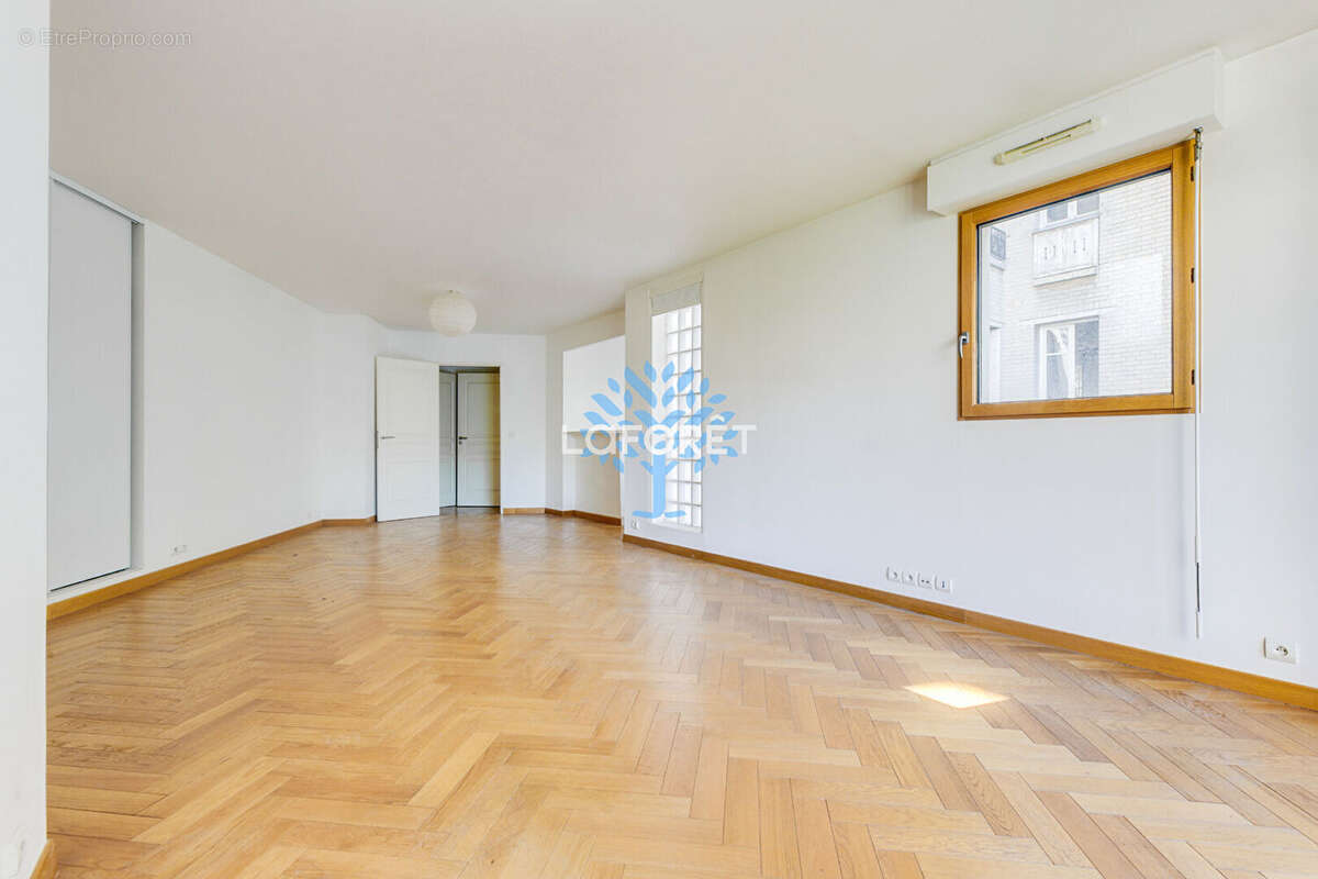 Appartement à PARIS-20E