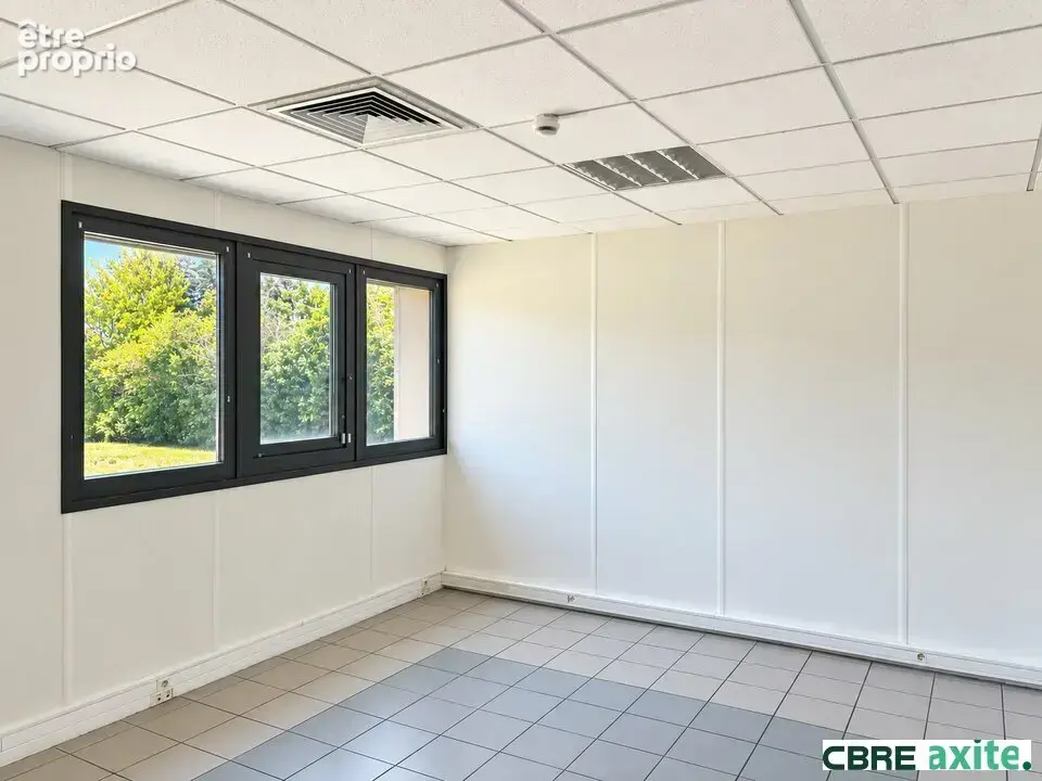 Commerce 963 m² à vendre à Echirolles (38130) - photo 8