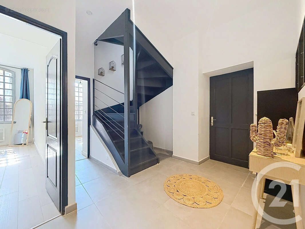 Appartement 67 m² à Tarascon  - photo 9