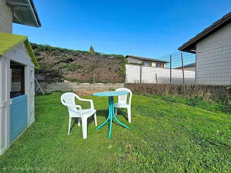 Maison à LUZINAY