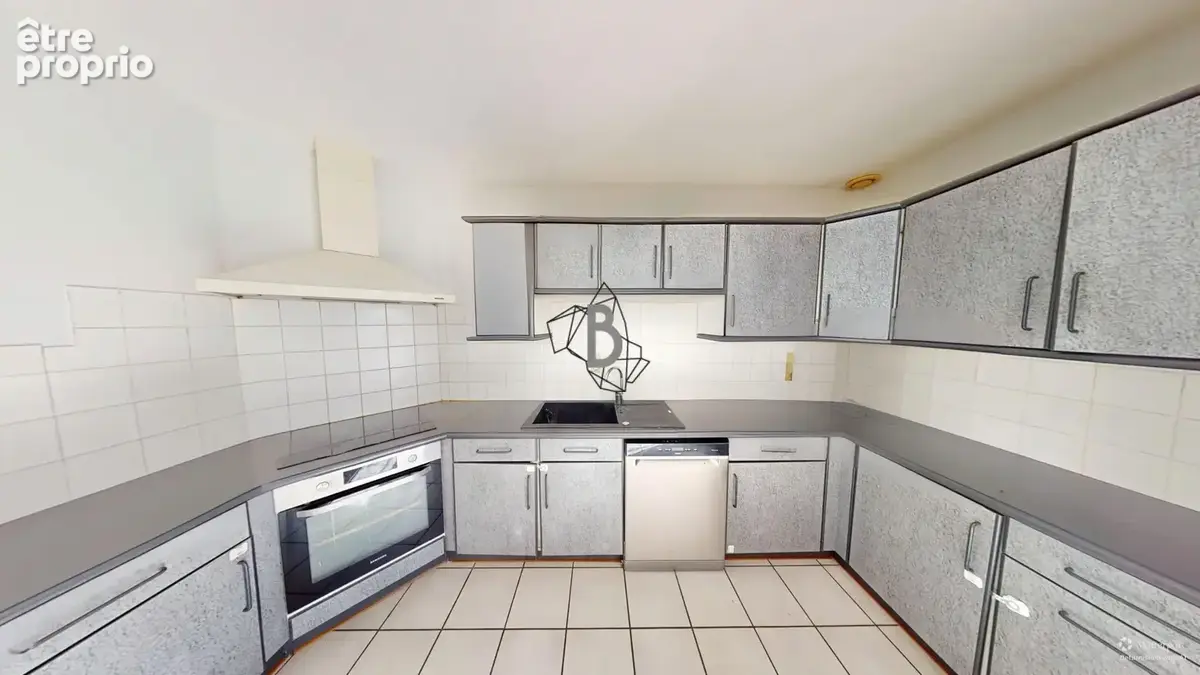 Maison T5    112 m2   Baraqueville - photo 4