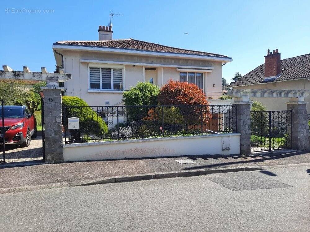 Maison à SAINT-JUNIEN