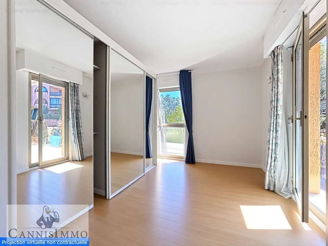 Appartement à MOUGINS