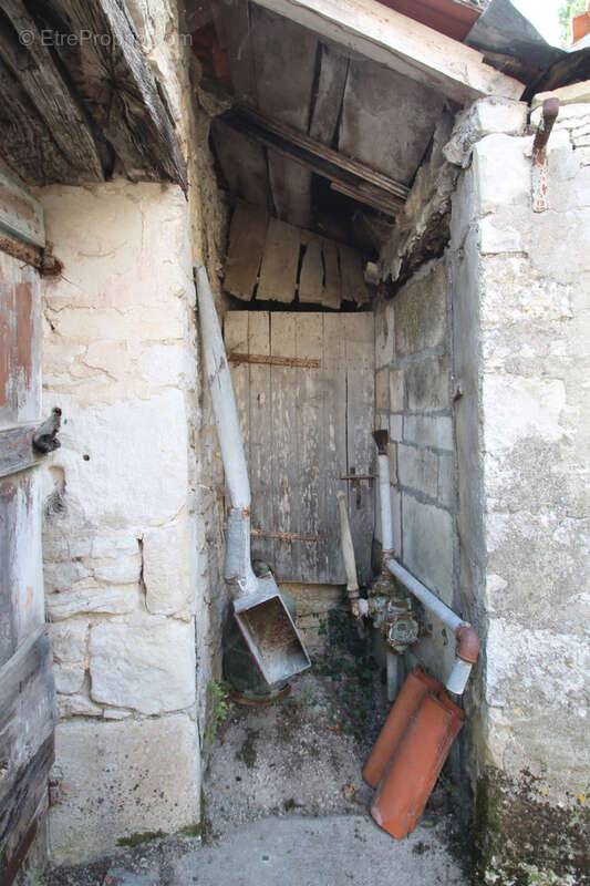 Maison à MARCILLAC-LANVILLE