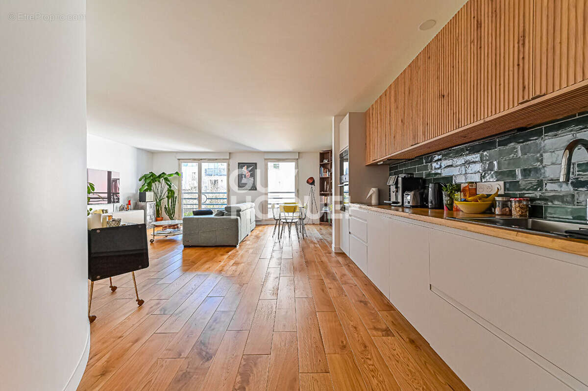 Appartement à PARIS-20E