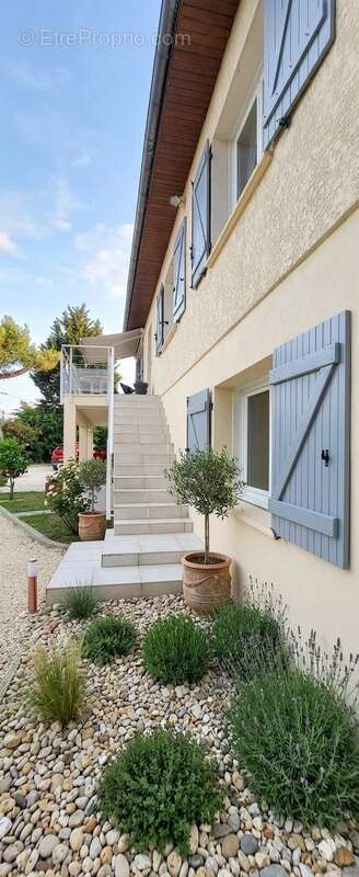 Maison à BLANQUEFORT