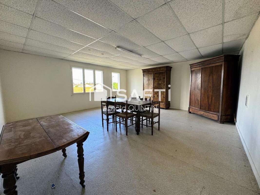 Photo 6 - Commerce à ETAIN