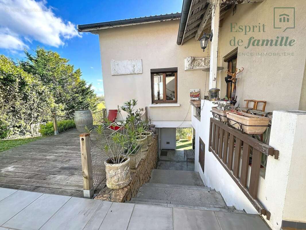 Maison à SATHONAY-VILLAGE
