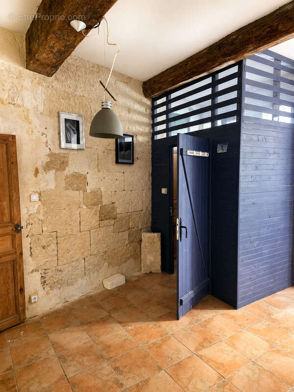 Maison de ville 120 m2 avec terrasses - quartier de la Roquette à Arles - photo 3