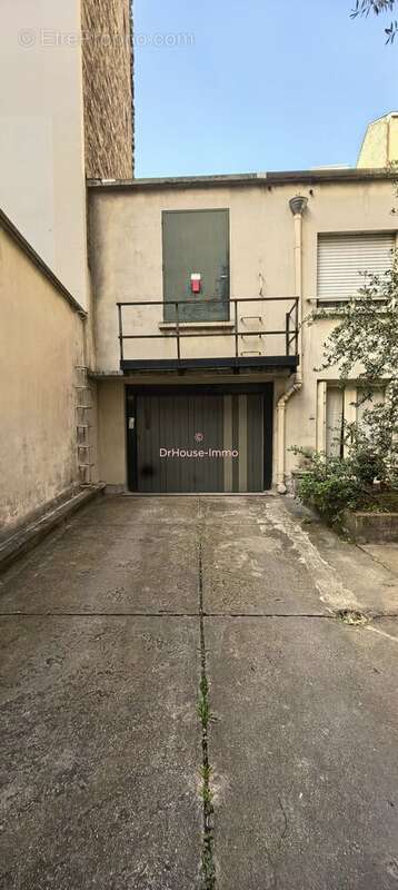Parking à PARIS-14E