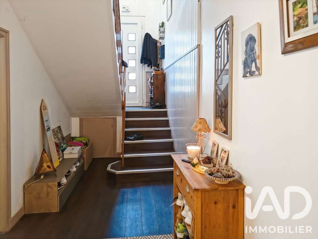 Maison 99 m² à Saint-Priest-De-Gimel  - photo 7