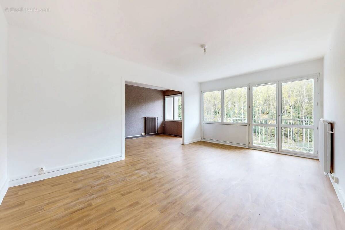 Appartement à CORBEIL-ESSONNES