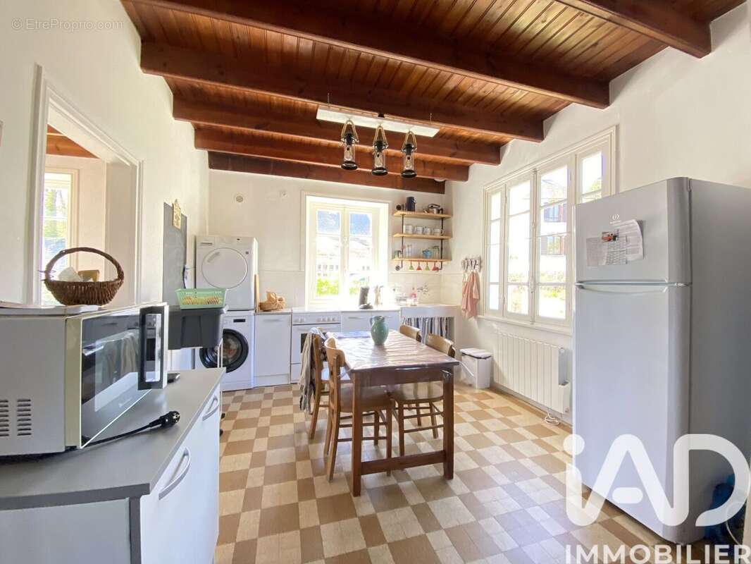 Maison 95 m² à Saint-Jean-Du-Doigt  - photo 6