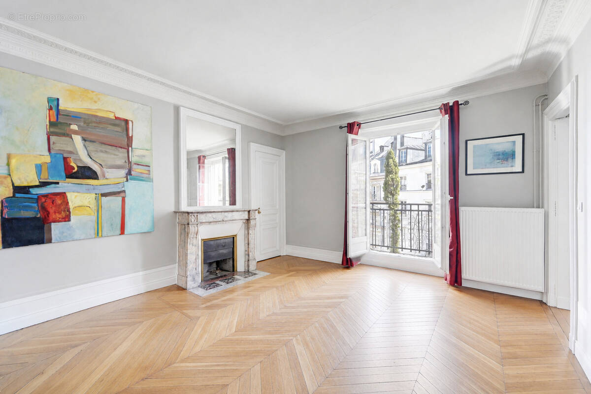 Appartement à PARIS-10E
