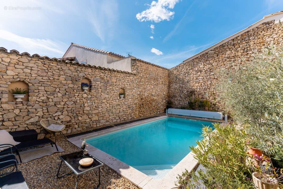 Maison à QUARANTE