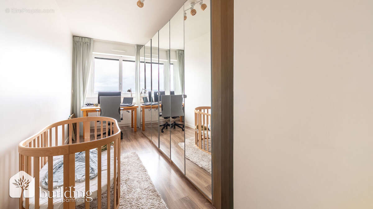 Appartement à COURBEVOIE