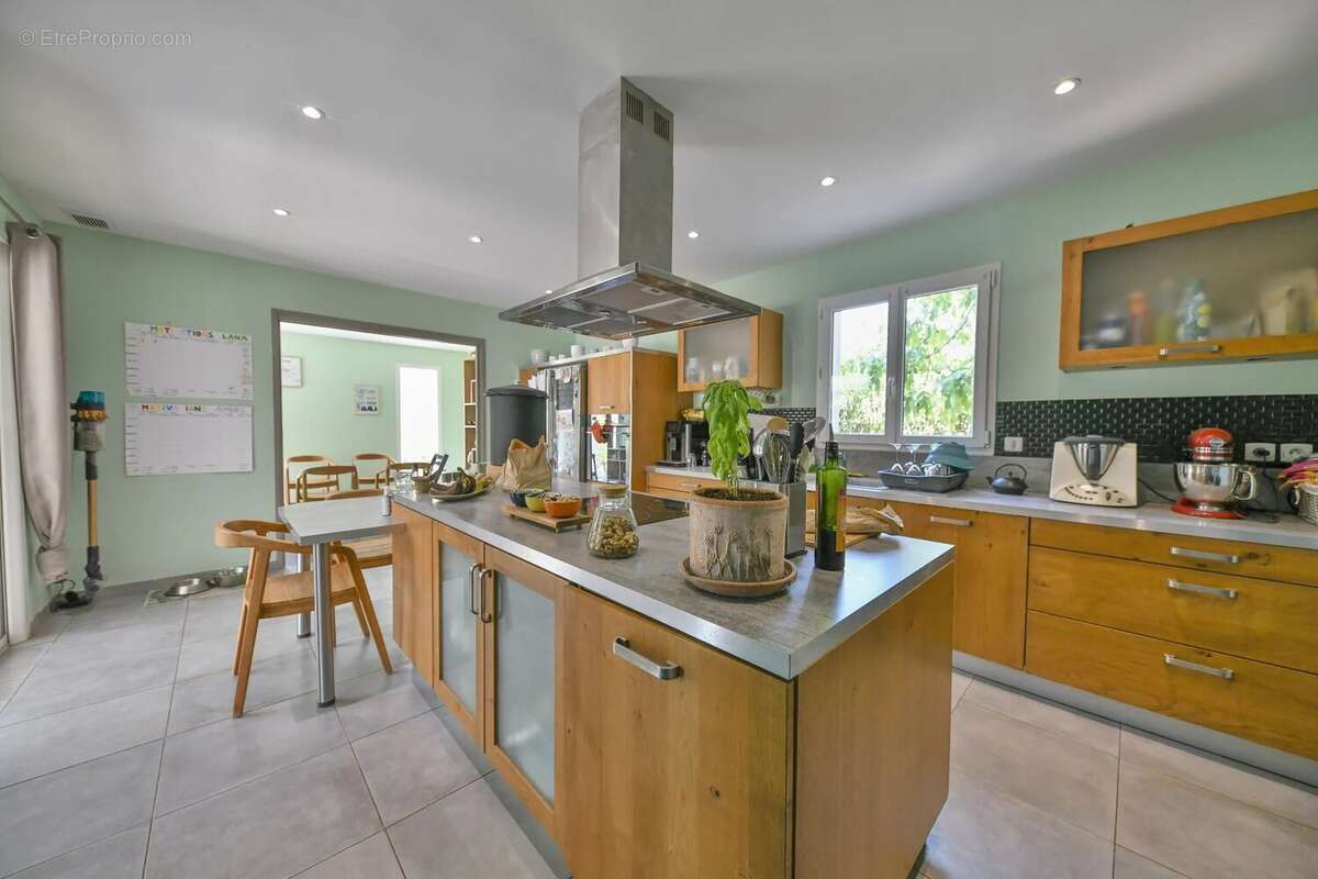 Belle villa contemporaine avec bassin à Bouillargeus en périphérie de Nîmes - photo 2