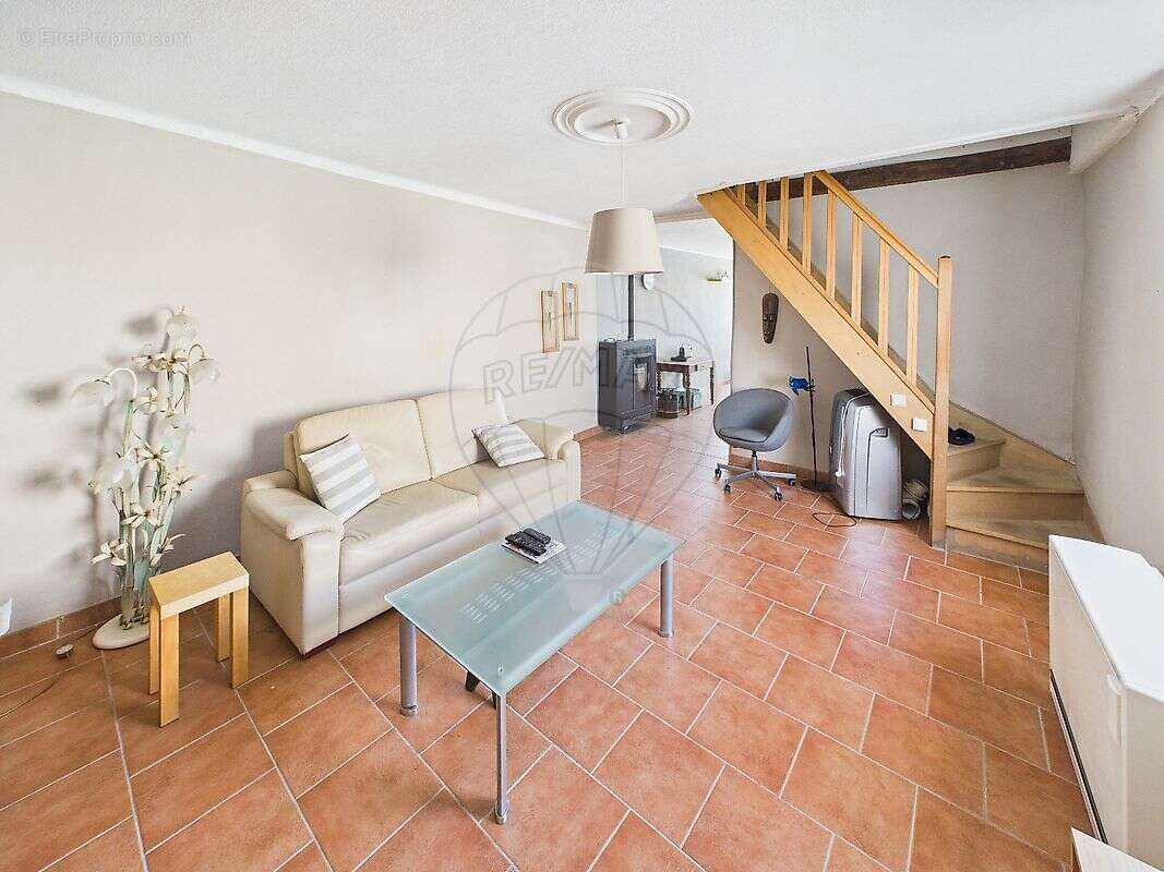 Maison à MANGIENNES