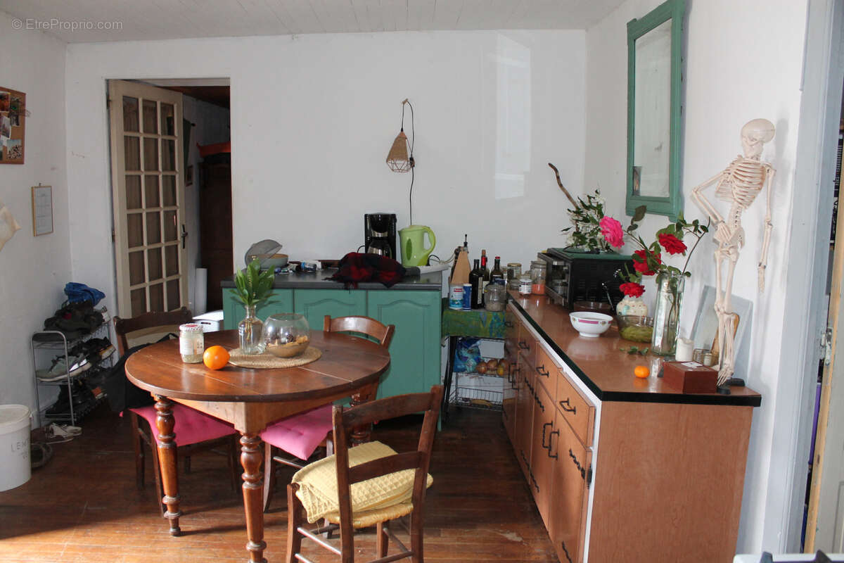 Maison à SAINT-SAUD-LACOUSSIERE