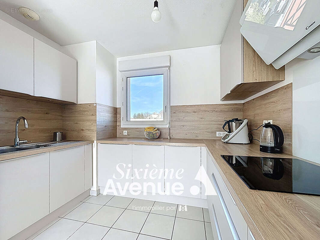 Appartement à DECINES-CHARPIEU