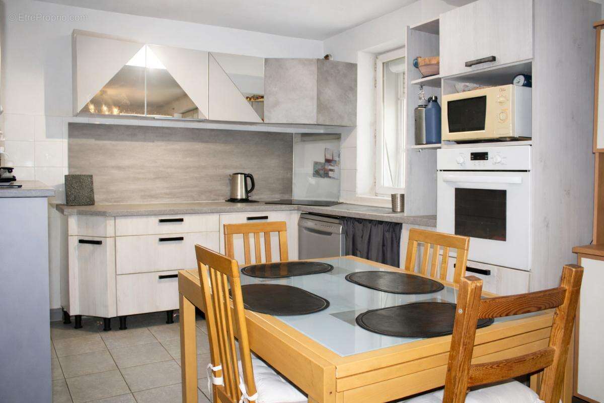 Appartement à LEZIGNAN-CORBIERES