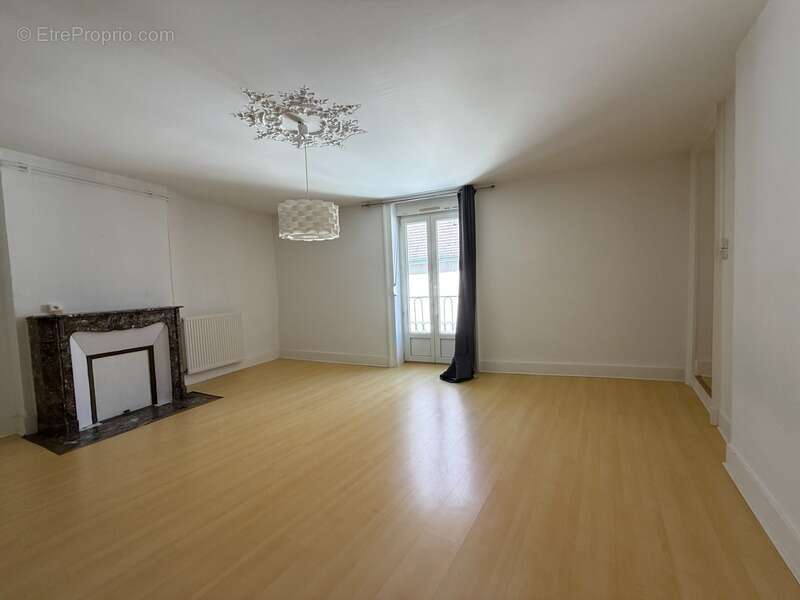 Appartement 120 m² - 2 chambres - Terrasse - Parking - Centre-ville Gray - photo 6